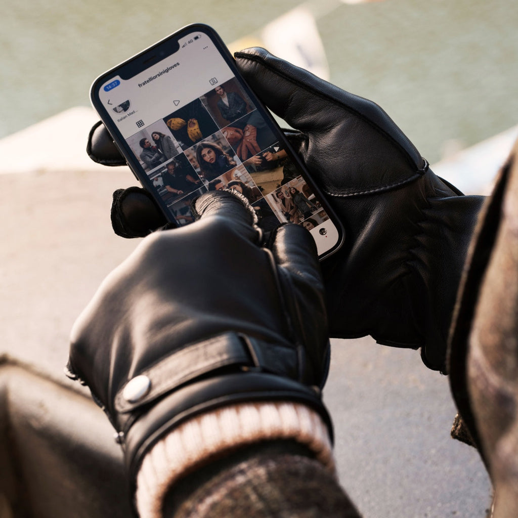 Alonzo (black) - Italian lambskin leather gloves with cashmere lining & touchscreen feature