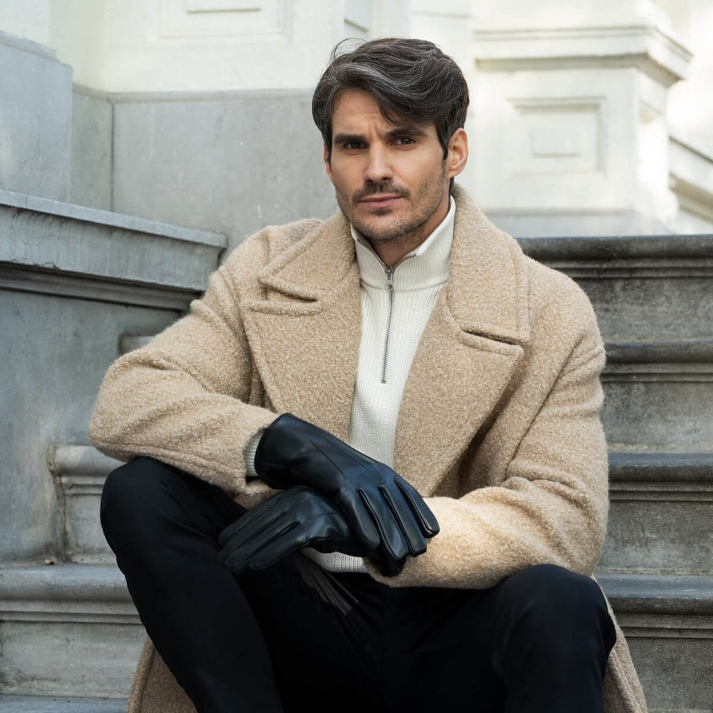 Ethan (black) – Vegan leather gloves with warm fleece lining & touchscreen feature