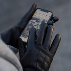 Evelyn (black) - Goatskin leather gloves with soft lambswool lining and touchscreen feature