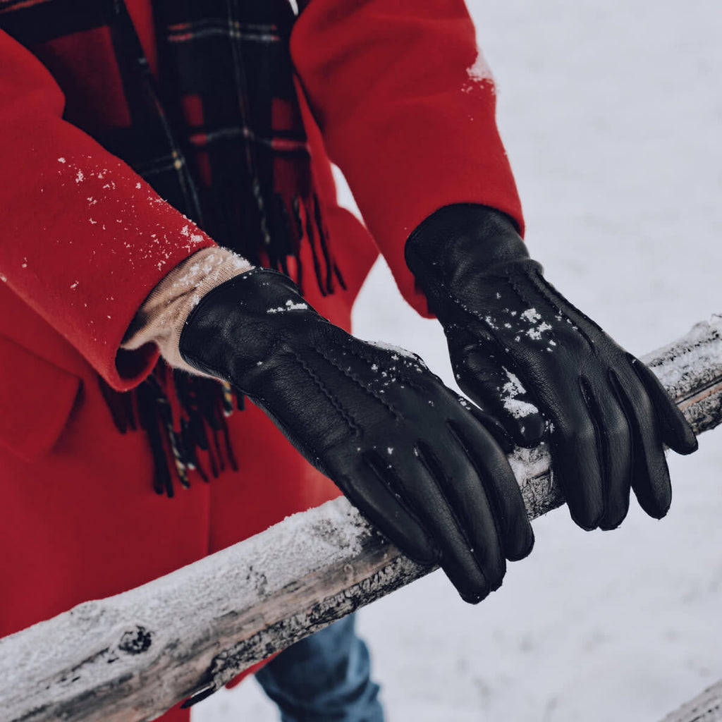 Evelyn (black) - Goatskin leather gloves with soft lambswool lining and touchscreen feature