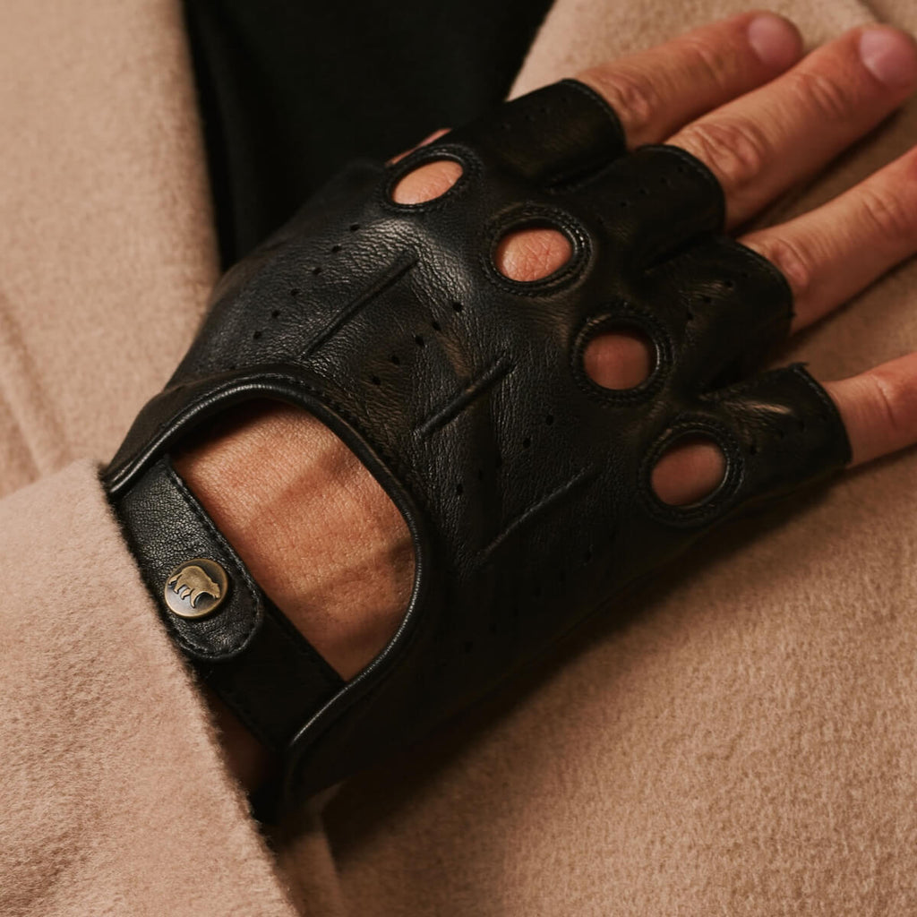 Giuseppe (black) - Italian lambskin fingerless leather driving gloves