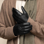Julian (black) - Classic sheepskin leather gloves with warm fleece lining and touchscreen feature