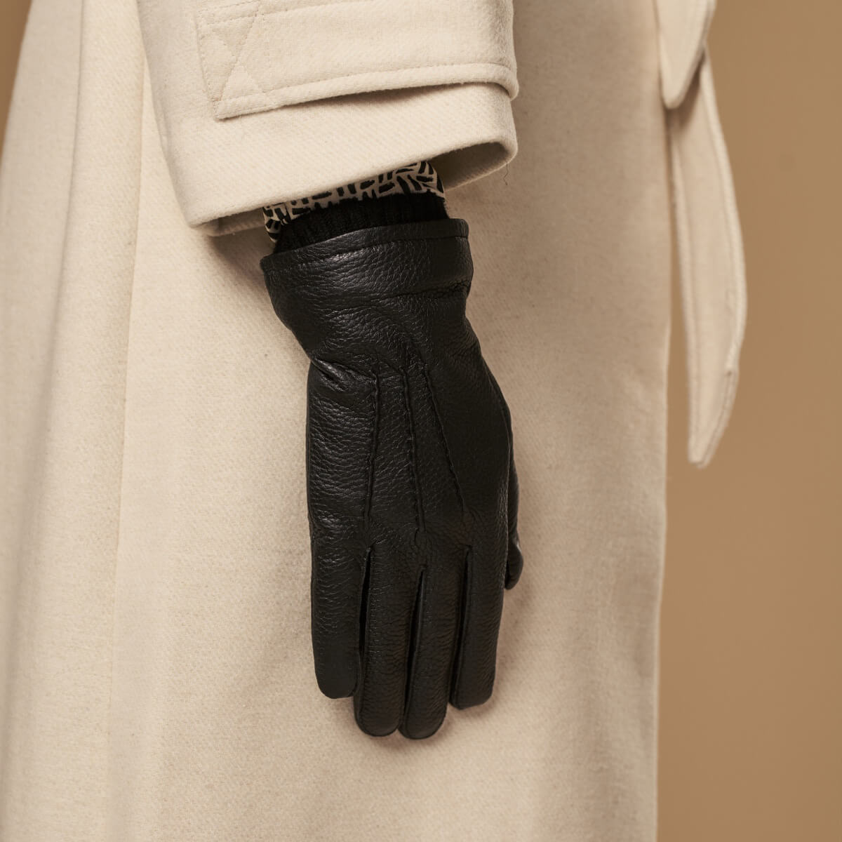 Raya (black) – Deerskin leather gloves with warm wool lining