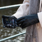 Stella (black) – Sheepskin leather gloves with ultra-warm fleece lining & touchscreen functionality